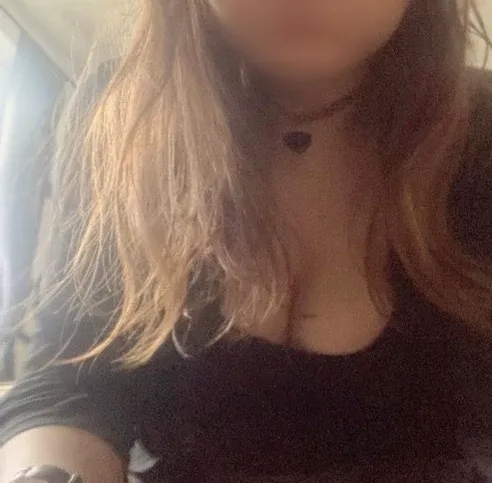 Aya, 28