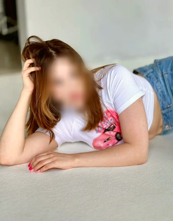 Tina, 22